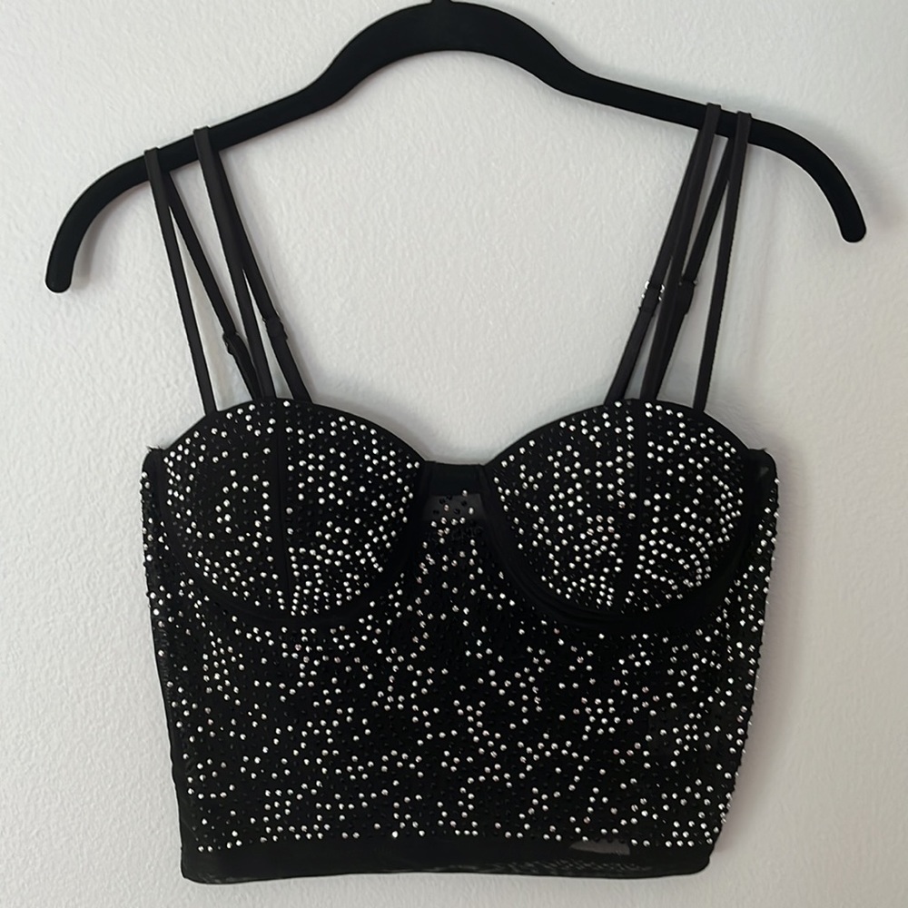 Mesh Studded Crop Top NBW - Picture 2 of 5
